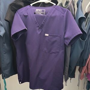 Figs Purple catarina Scrub Top sz small